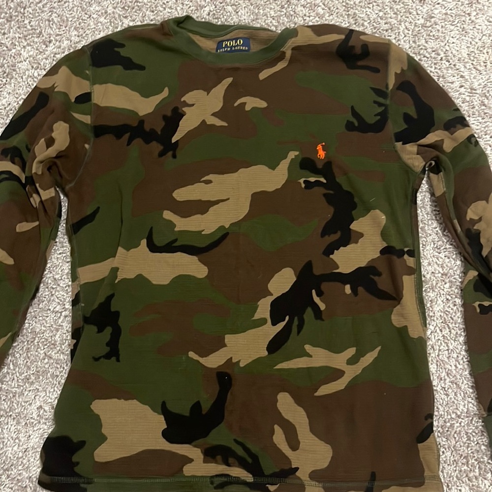 Long sleeve, bed-knitted Ralph Lauren shirt. Camo. For men or women. Size medium
